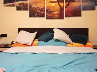 adellineee's Live Sex Cam Show