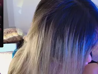 celiahenn's Live Sex Cam Show
