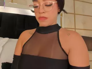 Julieta Wild's Live Sex Cam Show