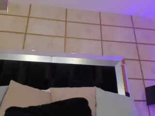 Julieta Wild's Live Sex Cam Show