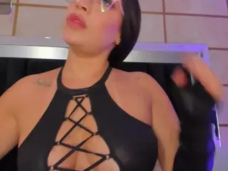 Julieta Wild's Live Sex Cam Show