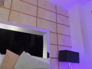 Julieta Wild's Live Sex Cam Show