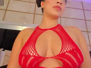 Julieta Wild's Live Sex Cam Show