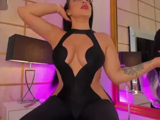 Julieta Wild's Live Sex Cam Show
