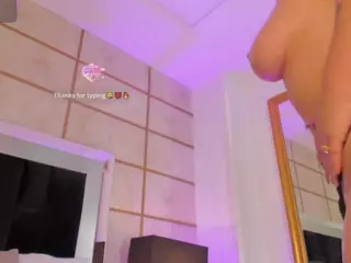 Julieta Wild's Live Sex Cam Show
