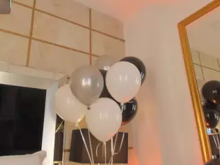 Julieta Wild's Live Sex Cam Show
