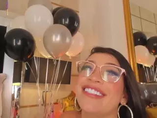 Julieta Wild's Live Sex Cam Show