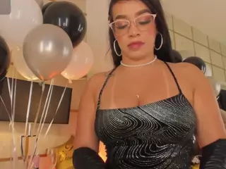 Julieta Wild's Live Sex Cam Show