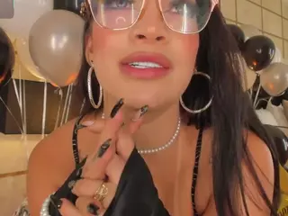 Julieta Wild's Live Sex Cam Show