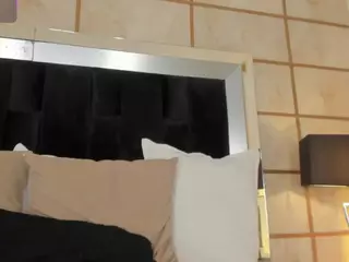 Julieta Wild's Live Sex Cam Show