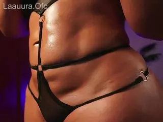 Laauura's Live Sex Cam Show