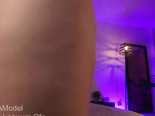 Laauura's Live Sex Cam Show