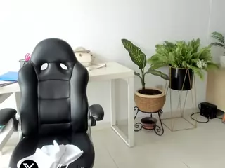 emilybrowm's Live Sex Cam Show