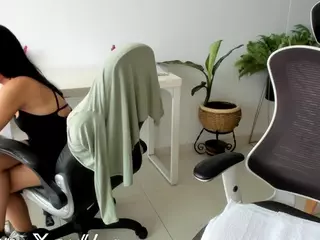 emilybrowm's Live Sex Cam Show