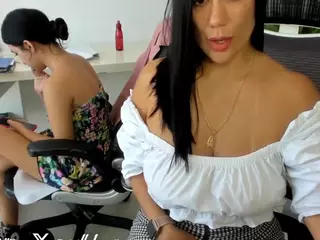emilybrowm's Live Sex Cam Show