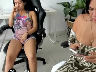 emilybrowm's Live Sex Cam Show