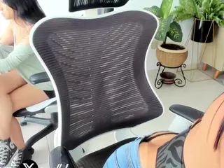 emilybrowm's Live Sex Cam Show