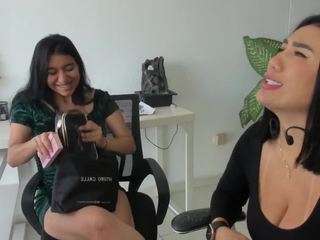 Live cam show with emilybrowm