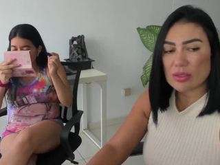 Live cam show with emilybrowm