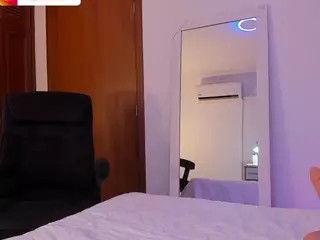 agustinasaenz's Live Sex Cam Show