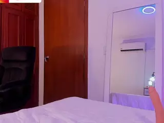 agustinasaenz's Live Sex Cam Show