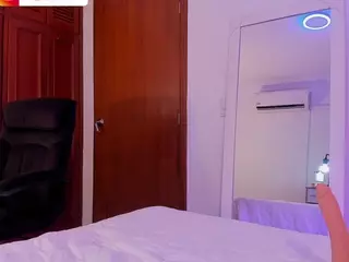 agustinasaenz's Live Sex Cam Show