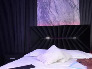 ATINXNAUGTHY's Live Sex Cam Show