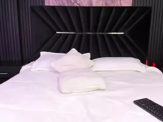ATINXNAUGTHY's Live Sex Cam Show