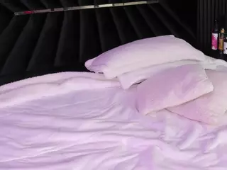 ATINXNAUGTHY's Live Sex Cam Show