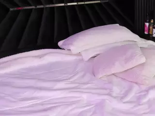 ATINXNAUGTHY's Live Sex Cam Show