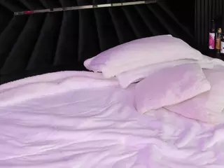 ATINXNAUGTHY's Live Sex Cam Show