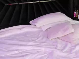 ATINXNAUGTHY's Live Sex Cam Show