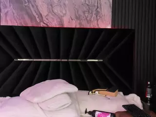 ATINXNAUGTHY's Live Sex Cam Show