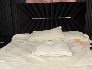 ATINXNAUGTHY's Live Sex Cam Show