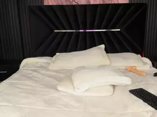 ATINXNAUGTHY's Live Sex Cam Show