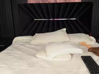 ATINXNAUGTHY's Live Sex Cam Show