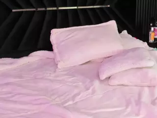 ATINXNAUGTHY's Live Sex Cam Show