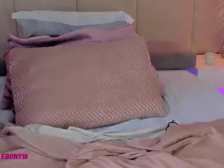 aprilebony's Live Sex Cam Show