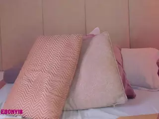 aprilebony's Live Sex Cam Show