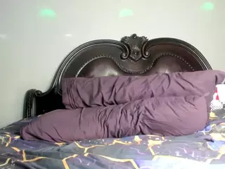 RenaSoBlasian's Live Sex Cam Show