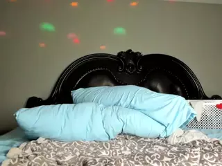 RenaSoBlasian's Live Sex Cam Show