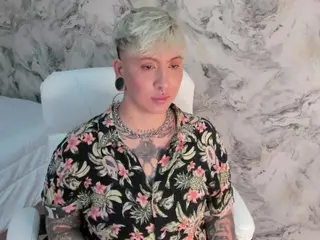 amyhouse's Live Sex Cam Show