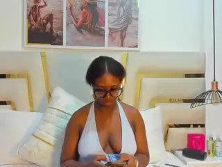 huddahmonroe's Live Sex Cam Show