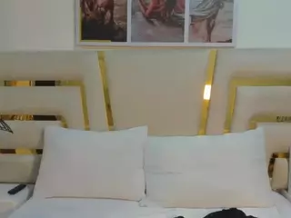 huddahmonroe's Live Sex Cam Show