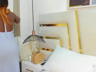 huddahmonroe's Live Sex Cam Show