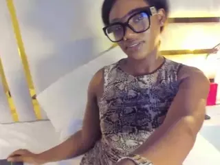 huddahmonroe's Live Sex Cam Show