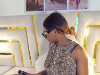 huddahmonroe's Live Sex Cam Show
