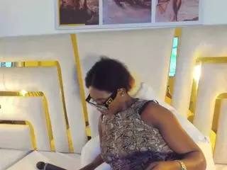 huddahmonroe's Live Sex Cam Show