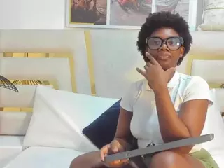 huddahmonroe's Live Sex Cam Show