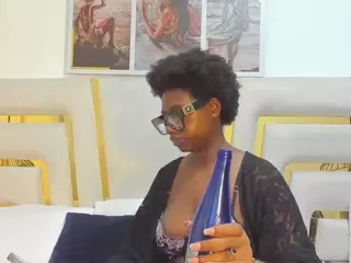 huddahmonroe's Live Sex Cam Show